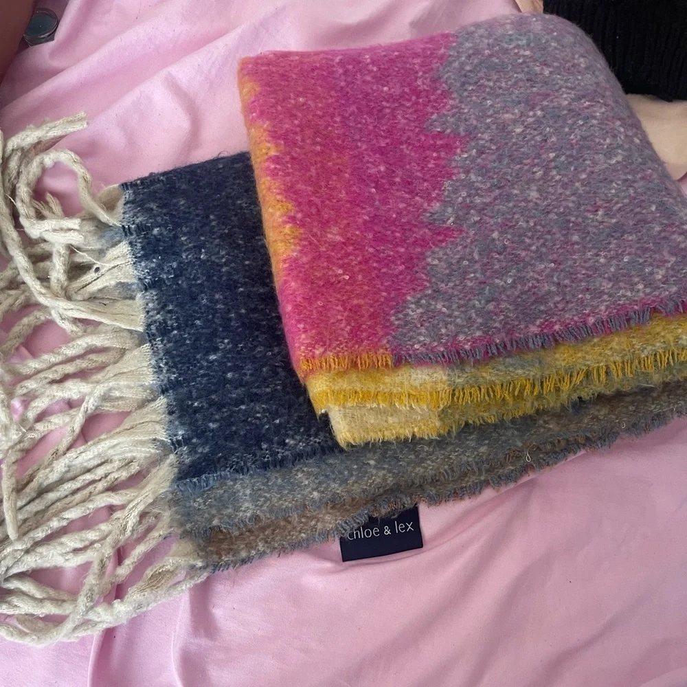 Chloe & Lex oversized scarf/mini throw